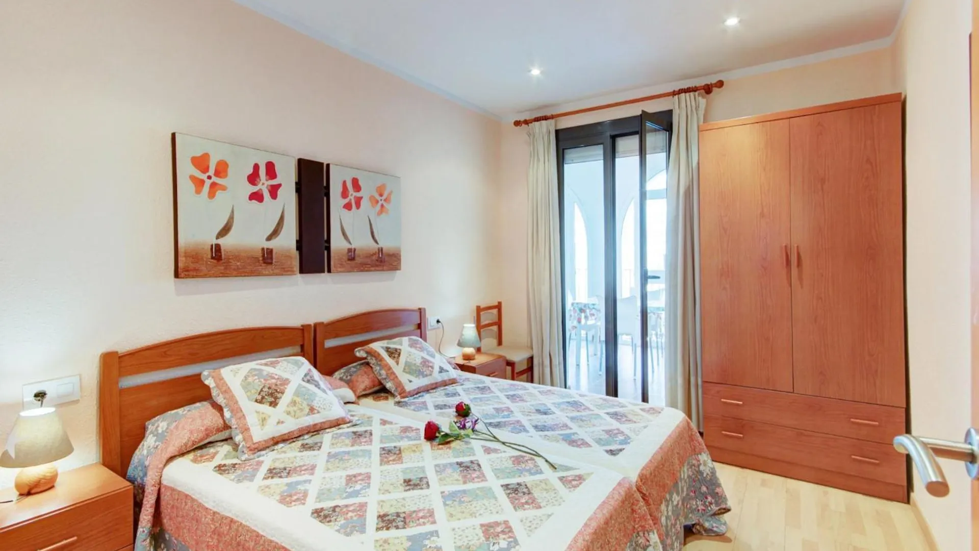 Apartment With Scenic View Roses