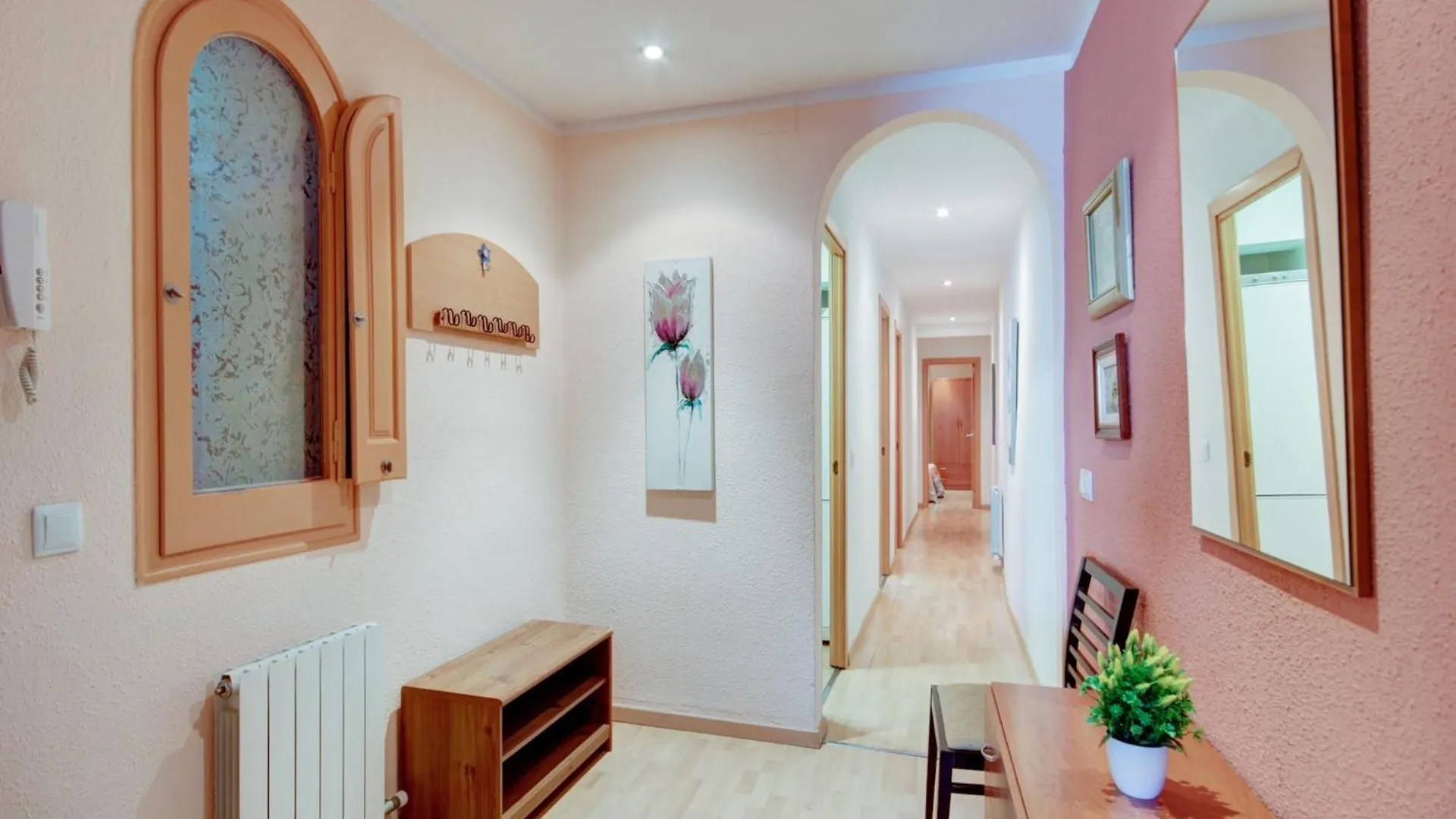Apartment With Scenic View Roses